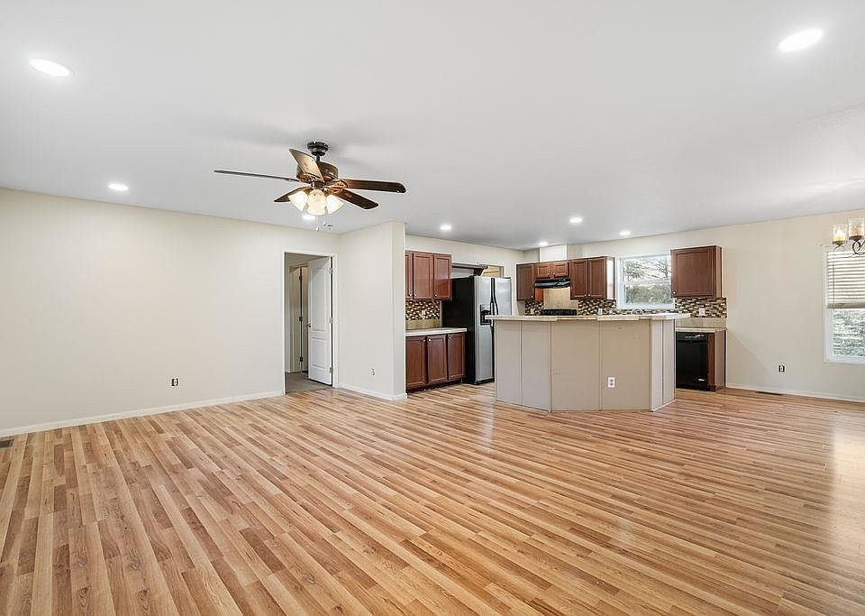 1st image of 16 Abra Rd