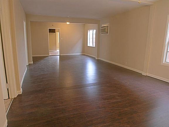 2nd image of 503 W Graves Ave