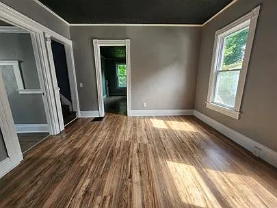 80 Parsells Ave — Photo 2