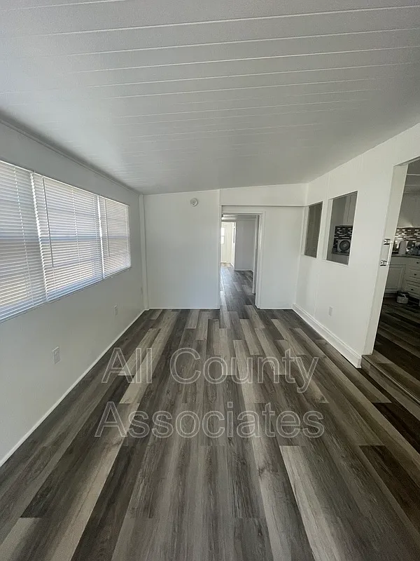 2 bed, 1.0 bath, 920 sqft, $1,175 — Photo 2