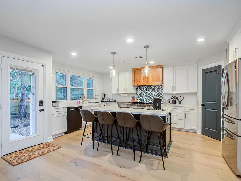 19 Alden Glen Ct — Photo 6