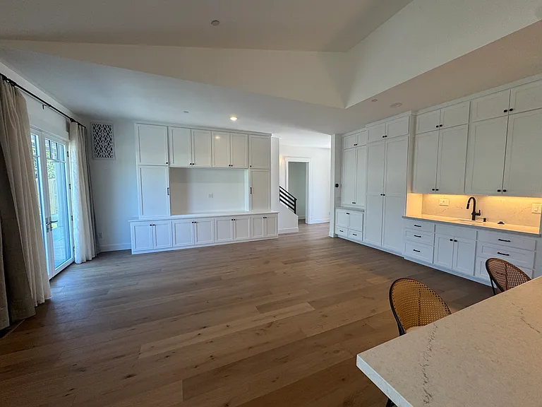 320 Cecile Ct — Photo 7