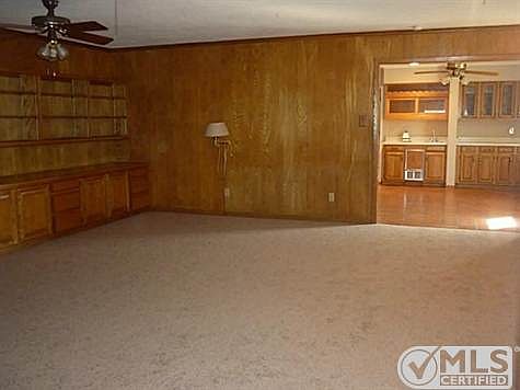 3rd image of 901 Yorkshire Dr