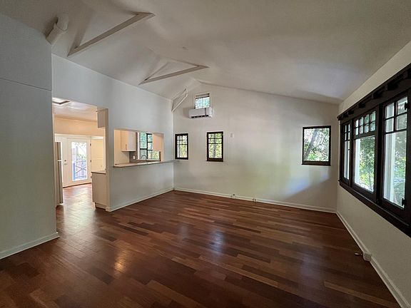 4th image of 2532 Glen Green St