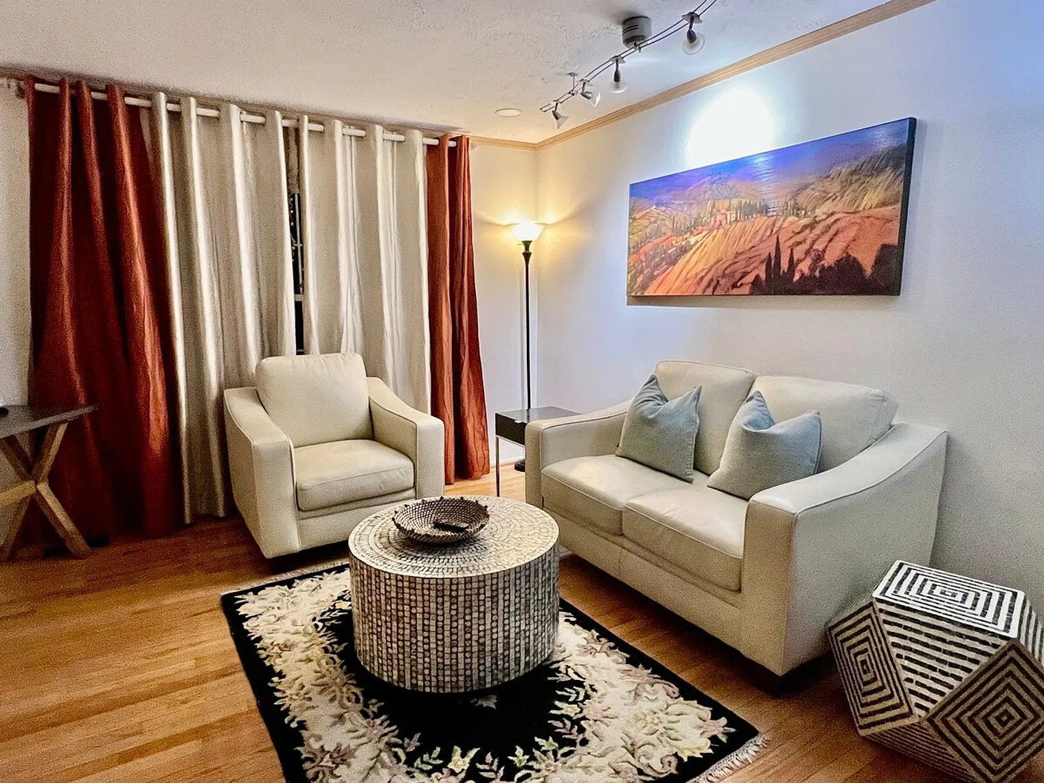 2 bed, 1.0 bath, $6,327 — Photo 1