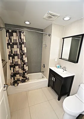 Rented by Bizzarro Agency | media 21