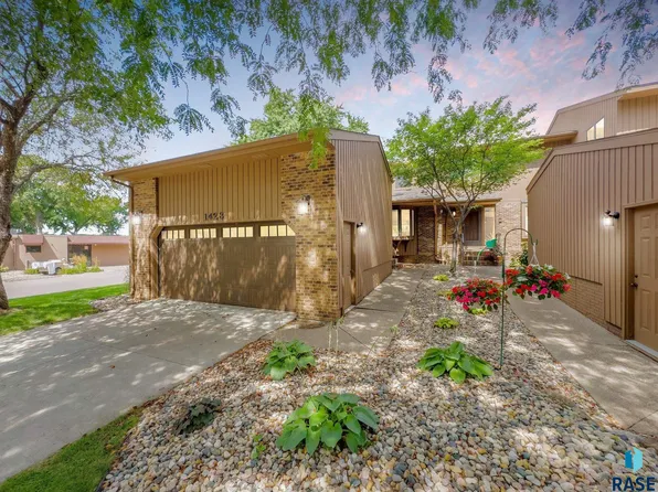 1423 S Westward Ho Pl, Sioux Falls, SD 57105