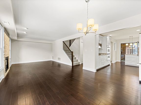 5th image of 941 White Birch Ln