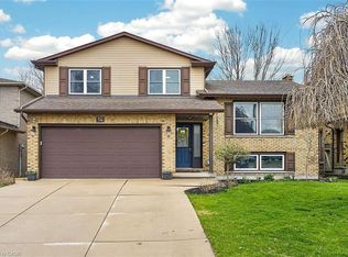 56 Hummingbird Ln, Hamilton, ON L9A4A9