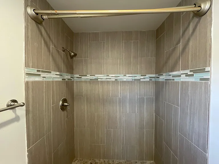 422 Grand Ave #A — Photo 23