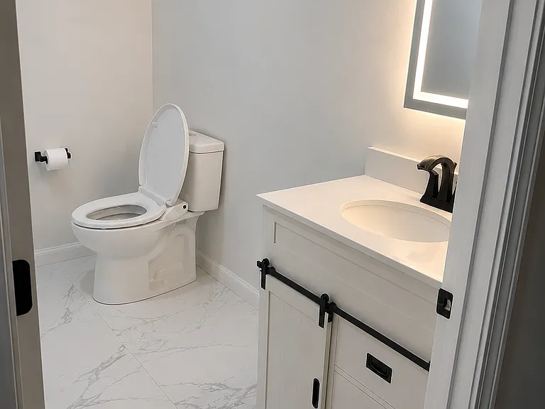 1227 Allen St — Photo 9
