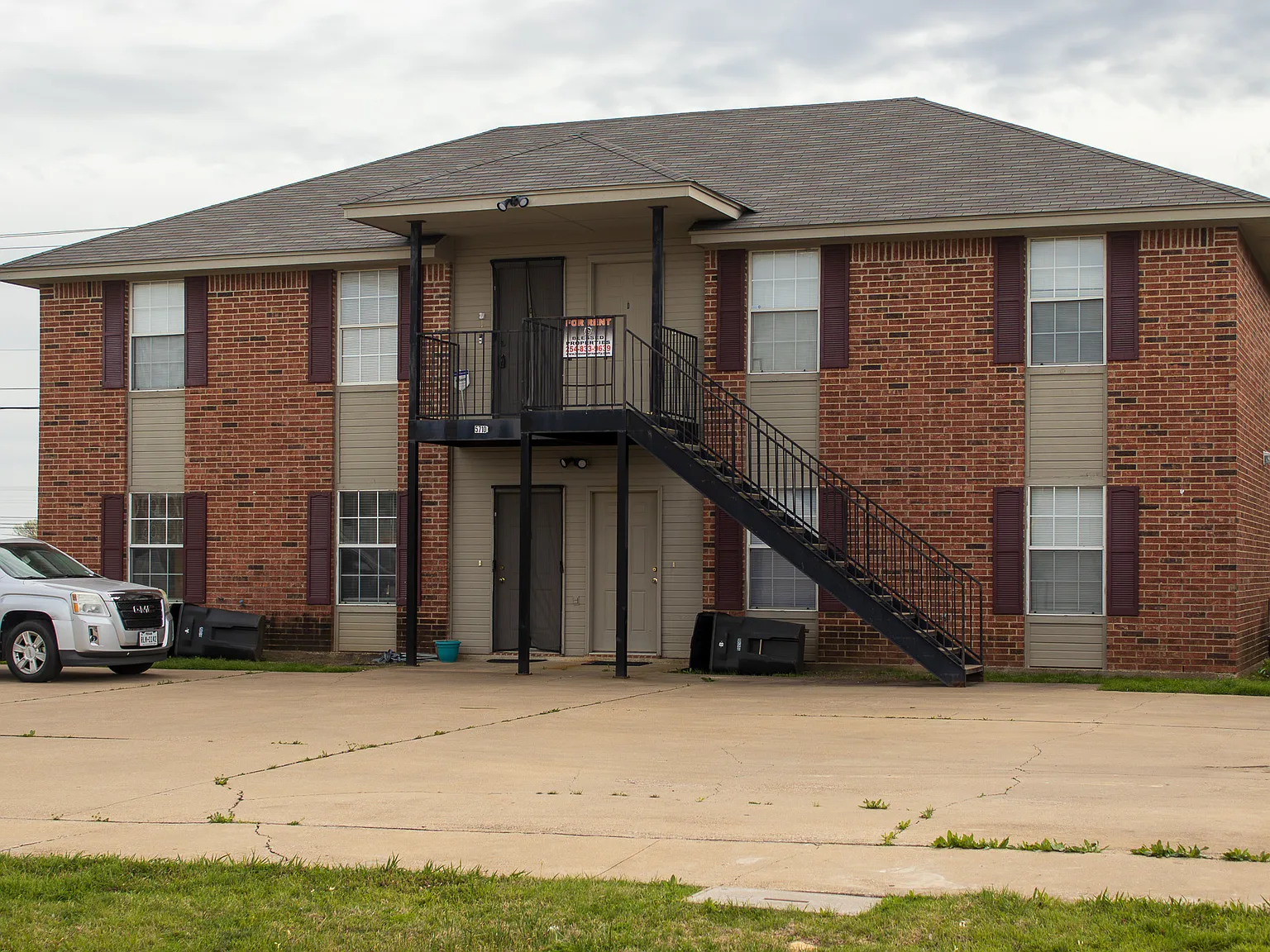 5710 Greengate Drive - C — Photo 3