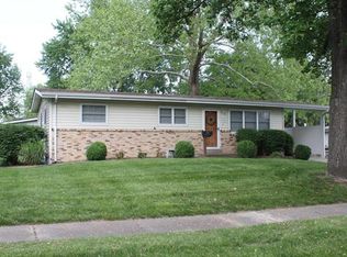2445 Mockingbird Ln, Florissant, MO
