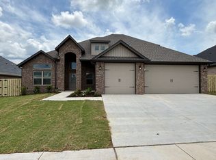 1421 Overcup Oak Ln, Bentonville, AR 72713