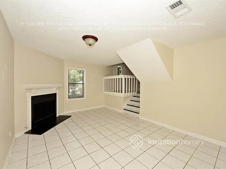 1141 Heritage Glen Dr — Photo 3