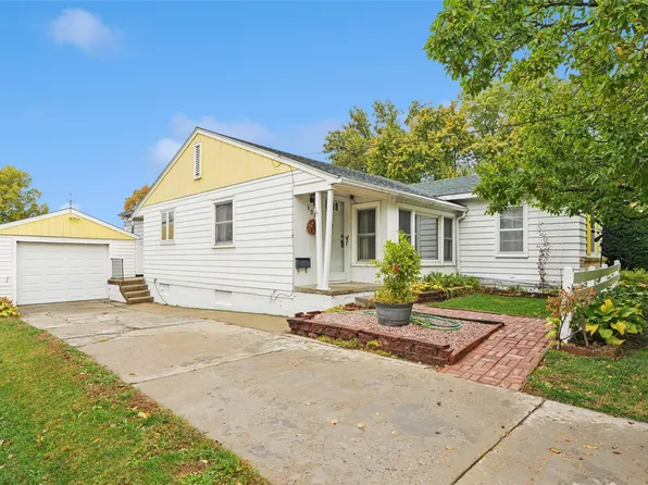 301 E 19th St S, Newton, IA 50208
