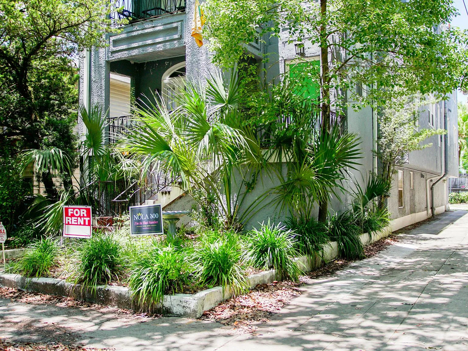 2722 S Carrollton Ave — Photo 3