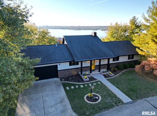 144 Star Rim Dr, East Peoria, IL 61611