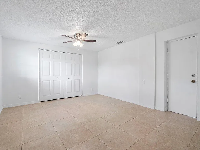 4271 Empress St — Photo 20