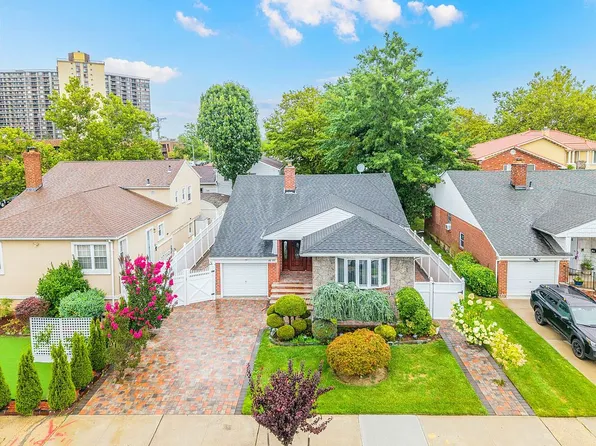 26-05 Corp Kennedy St, Bayside, NY 11360