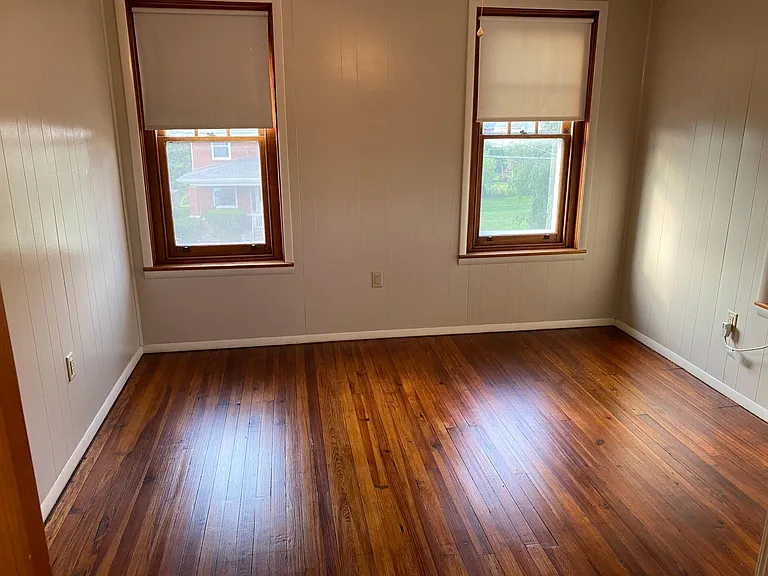 138 Elm St #4 BDRM SEMI — Photo 12