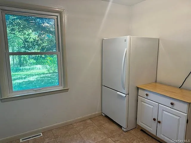 97 Cold Spring Rd — Photo 10