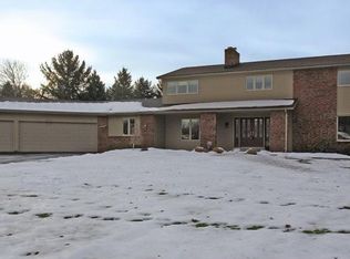 4 Old Acre Ln, Rochester, NY 14618