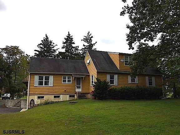 2nd image of 2554 E Landis Ave