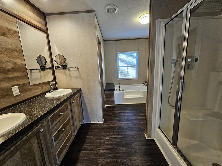 3434 Laguna Dr — Photo 6