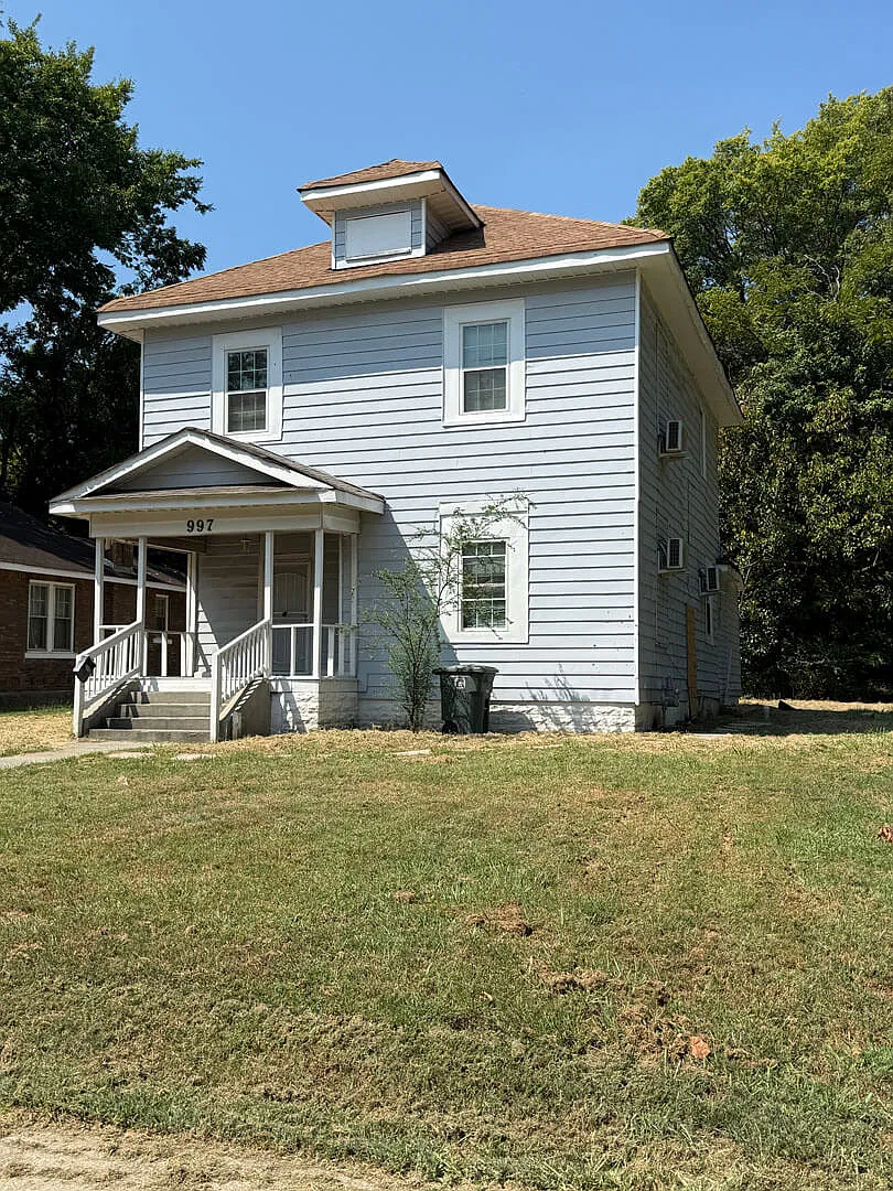 7 bed, 2315 sqft, $600 — Photo 2
