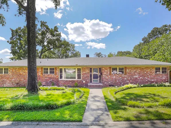 20 Sun Valley Rd, Little Rock, AR 72205