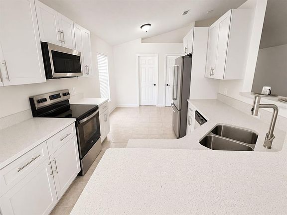4th image of 210 FAIRFIELD DRIVE