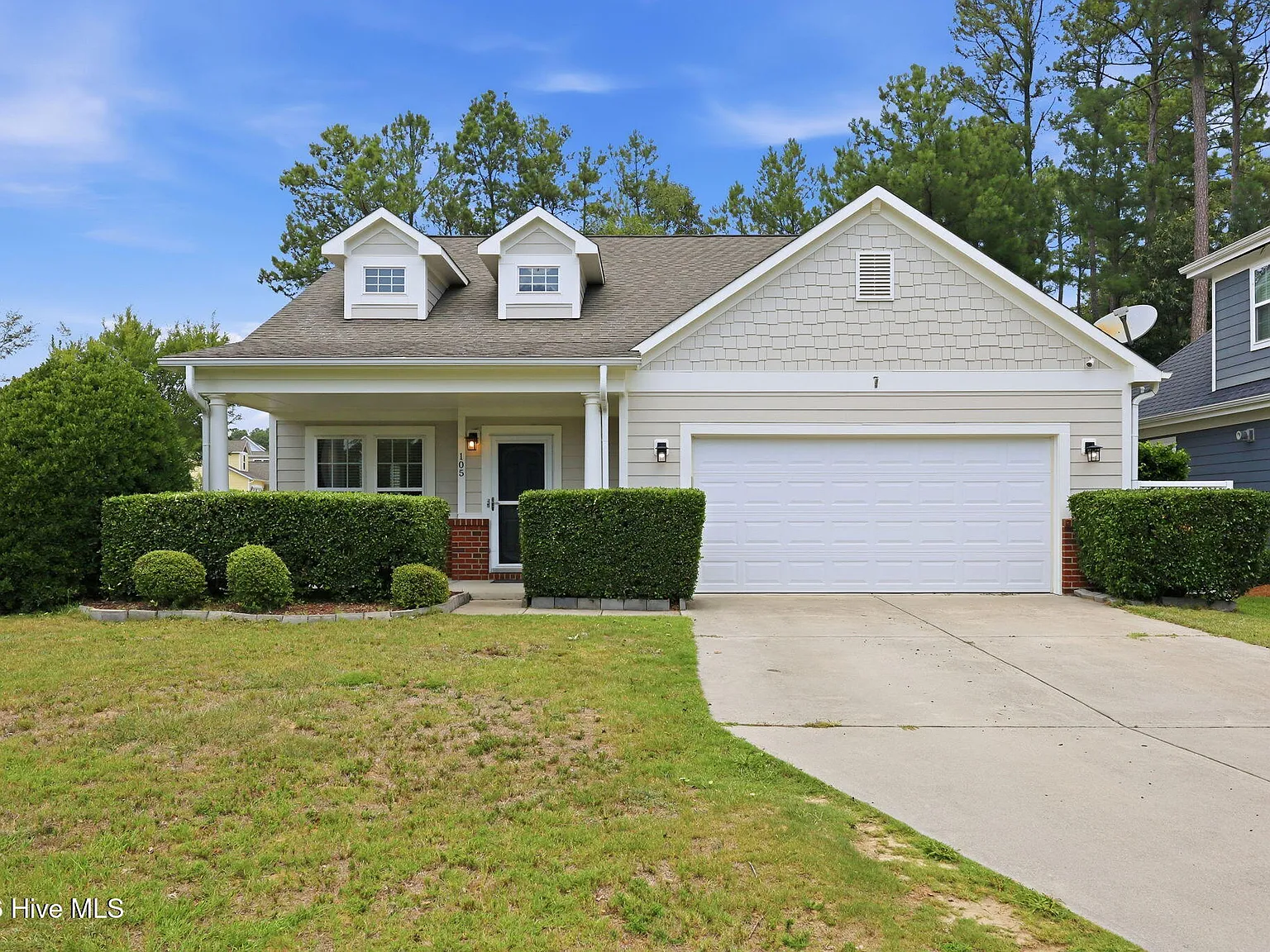 4 bed, 3.0 bath, 1965 sqft, $2,400 — Photo 2