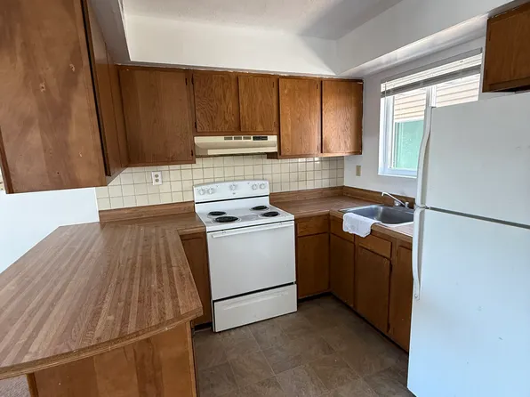 524 Calhoun St APT 15, Radford, VA 24141