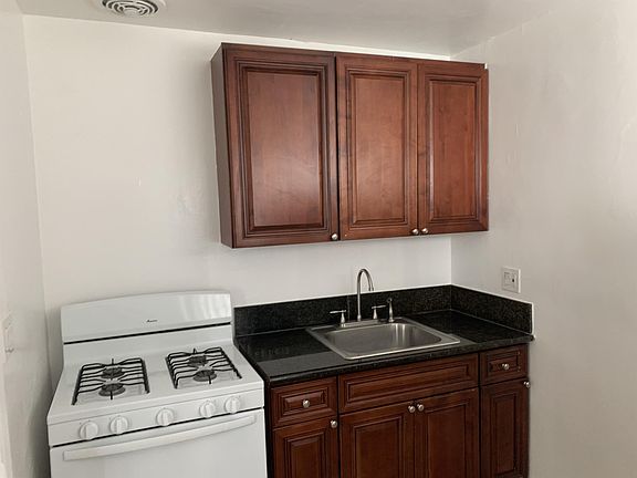 3rd image of 940 S Arapahoe St #11382896