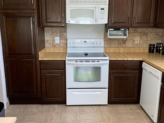 5th image of 370 W Clara Vista Pl