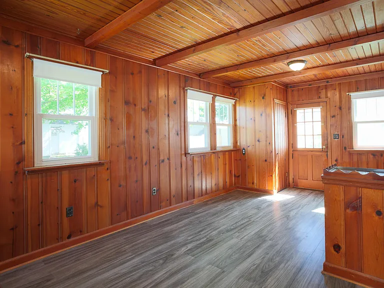 815 E Chestnut St — Photo 30