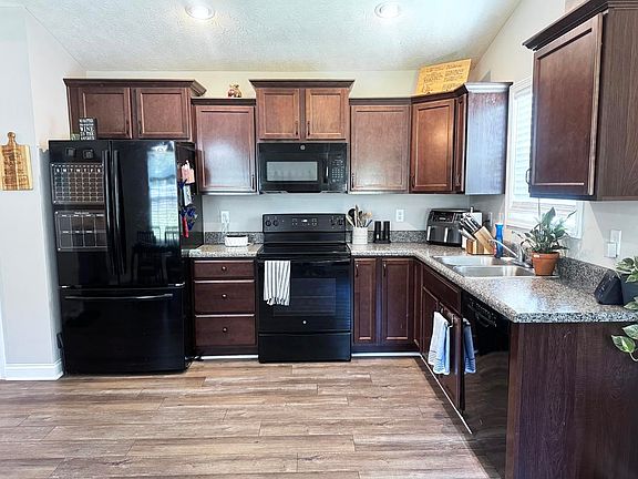 5th image of 687 Northridge Dr