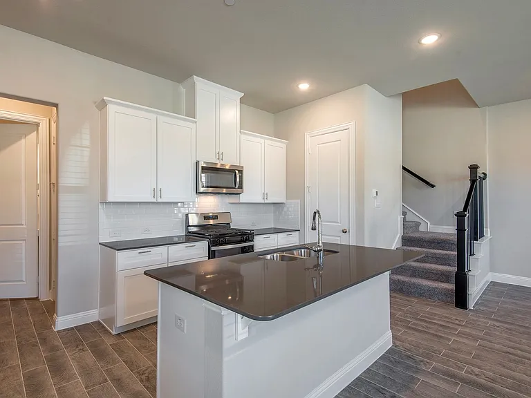 6298 Blythe Dr — Photo 11