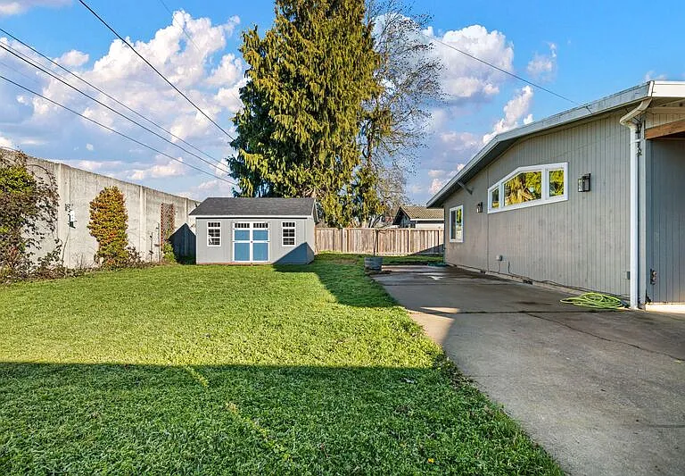 2577 Elysium Ave — Photo 55