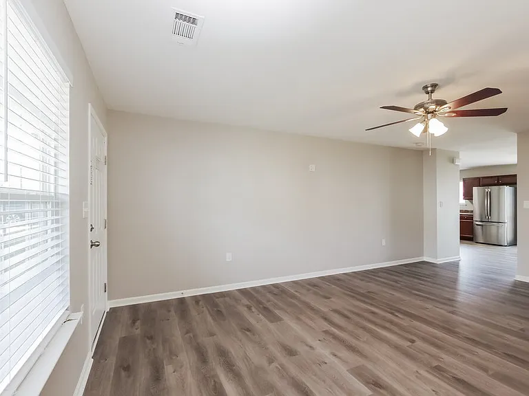 706 Waterlemon Way — Photo 5