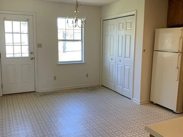 1438 Green St — Photo 10