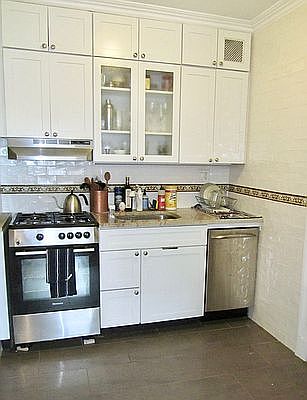 2nd image of 67 S Oxford St APT 2B
