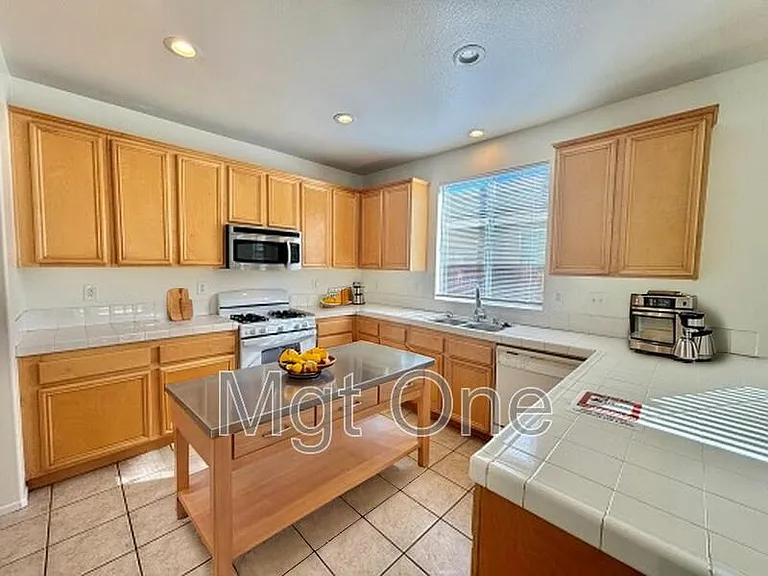16893 Tack Ln — Photo 4