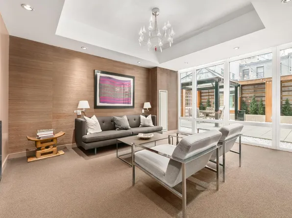 207 East 57th Street image 10 of 10