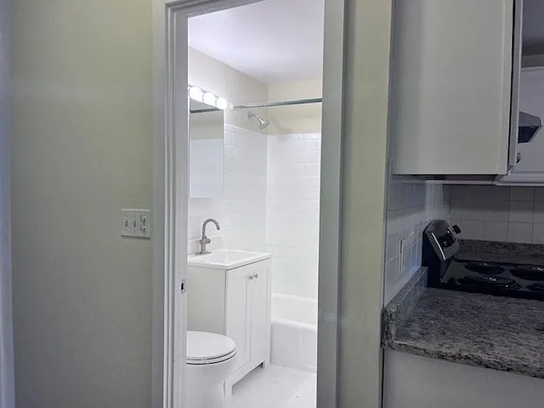 69 Nicholas Rd #B — Photo 11
