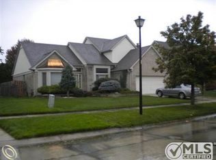 33793 Clearview Dr, Fraser, MI