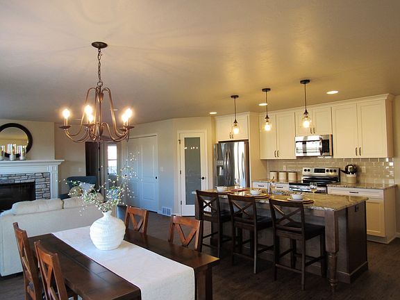 4th image of 2133 Royal Crest Cir #21