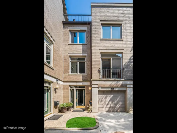 2722 N Southport Ave #A, Chicago, IL 60614