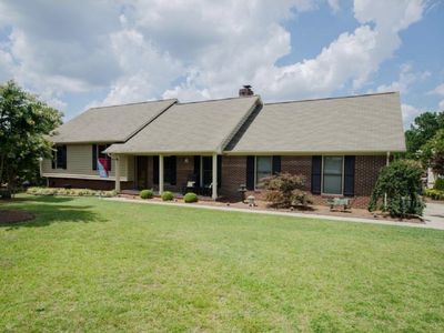 3398 Hawthorne St, Hope Mills, NC, 28348